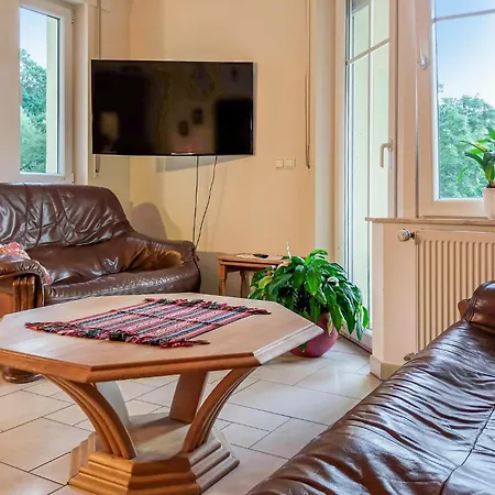 2 Bedroom Awesome In *