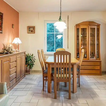 2 Bedroom Awesome In Apartment *