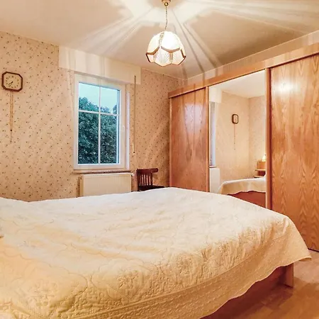 2 Bedroom Awesome In Apartment Winseler