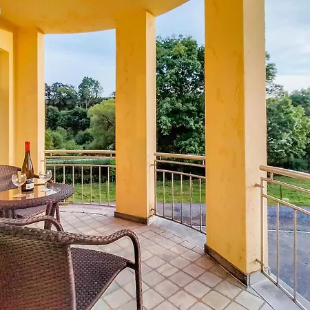 Apartment 2 Bedroom Awesome In